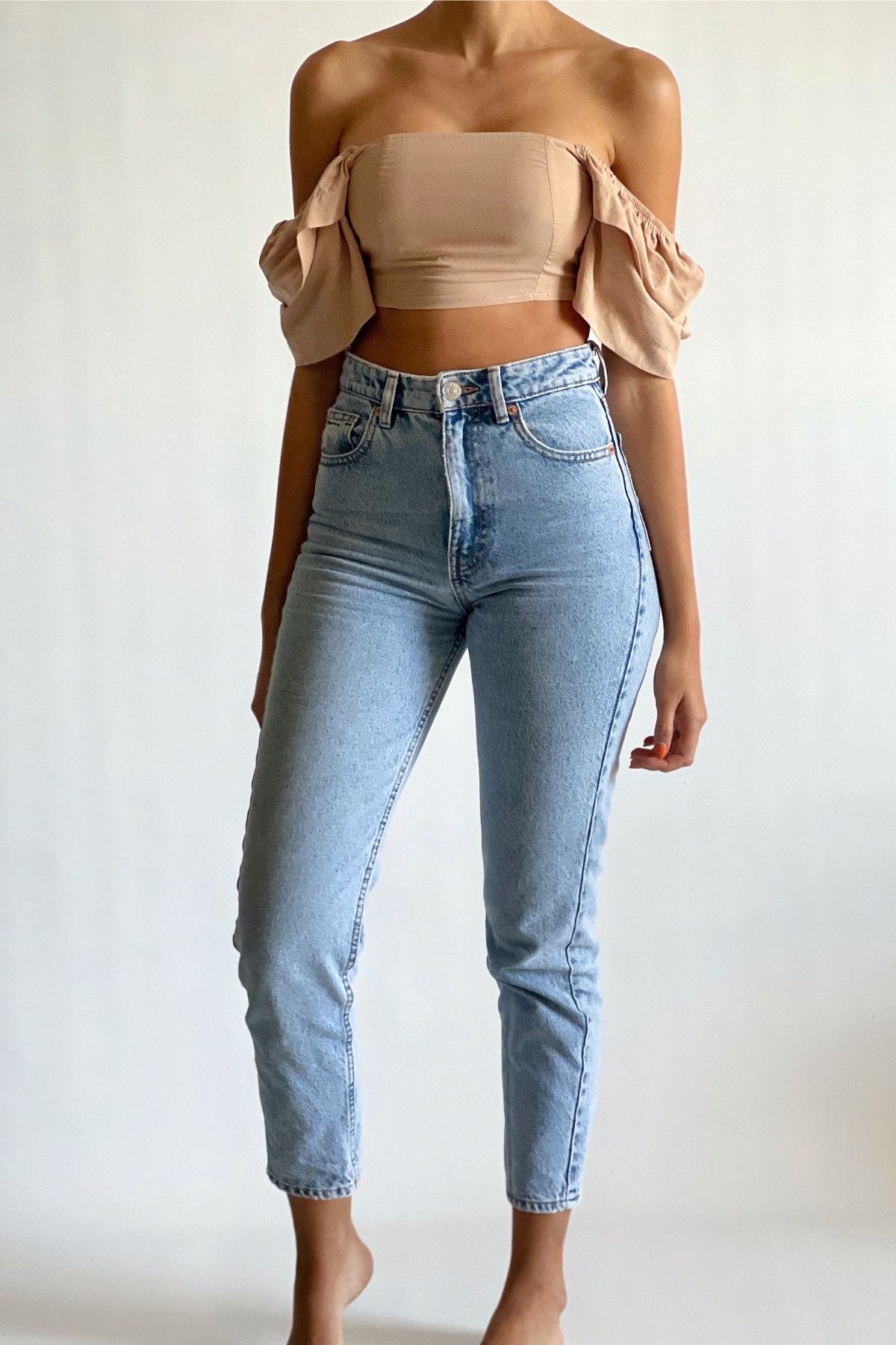 Crop top straight neckline